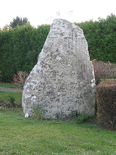 Menhir de Borest ©Chantilly Senlis Tourisme