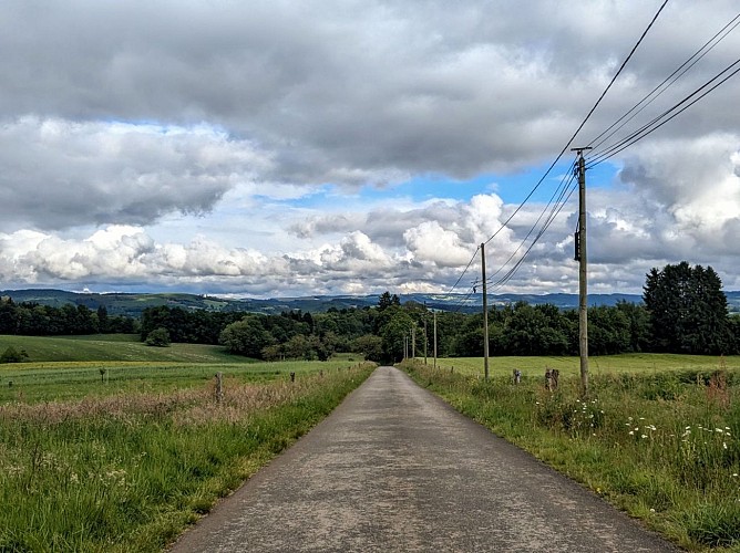 Route vue sur les monédières chamberet