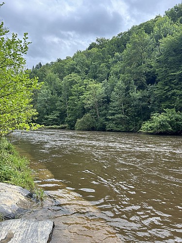 Aire canoë Vézère Estivaux
