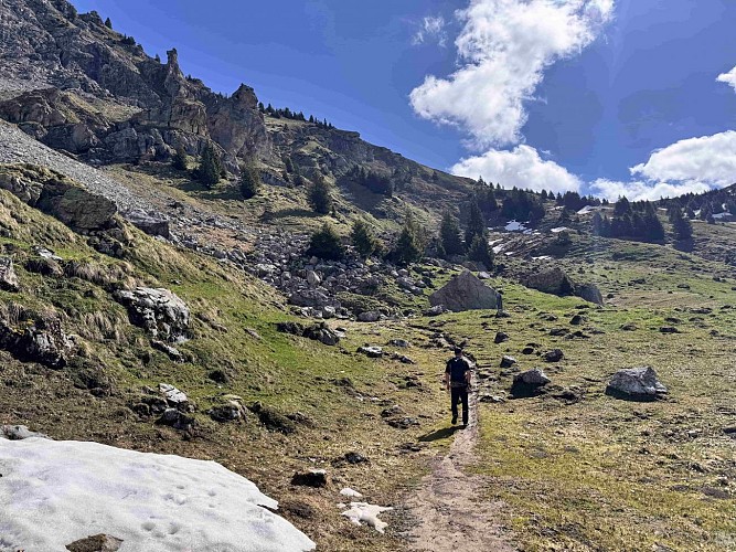 Col de Cou from Lac des Mines d'Or