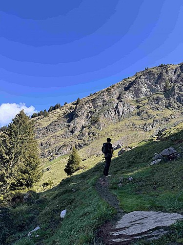 Col de Cou from Lac des Mines d'Or