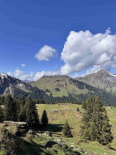 Col de Cou vanaf het meer van Mines d'Or