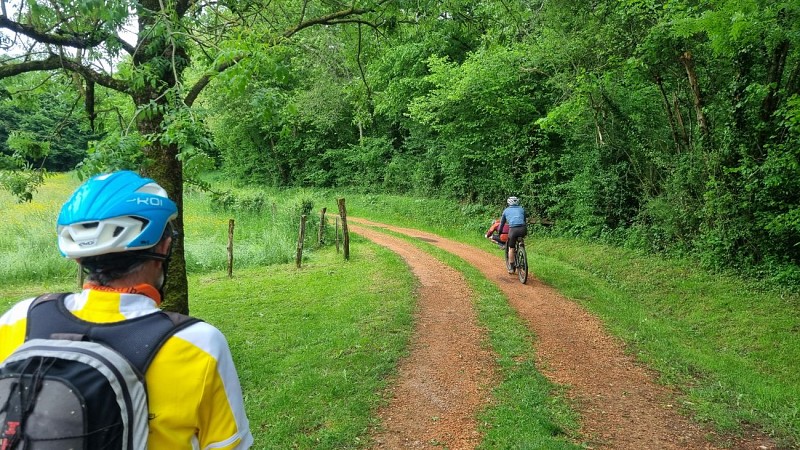 Circuit VTT n°23 (noir) La Grande Sarrasine Tour_Saint-Trivier-de-Courtes