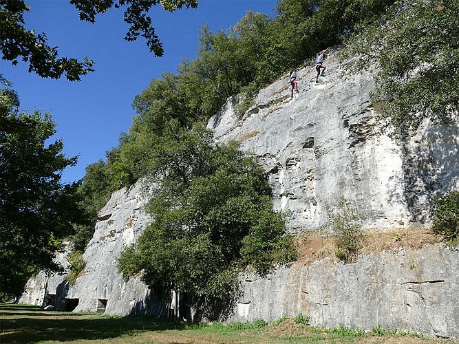 Rocher Cordis Le Trefle falaise de Cordis escalade voies cotees 5 paroi Marignac_3