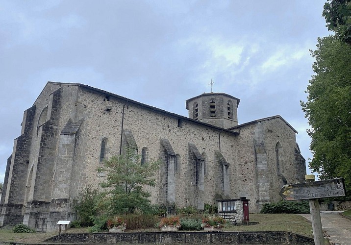 BUSSIERE-BADIL-Boucle du Banaret-Eglise