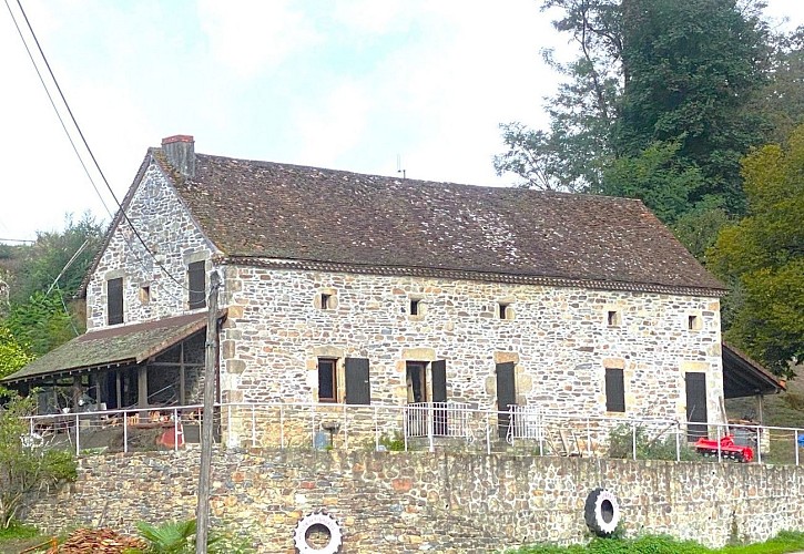 CHAMPS-ROMAIN-Boucle du Tacot-Moulin