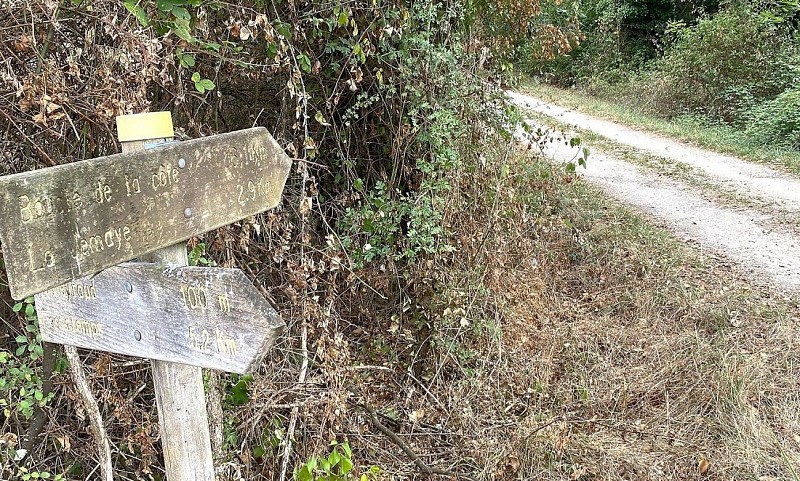 PONTEYRAUD-boucle de la Cote-Chemin-Panneau