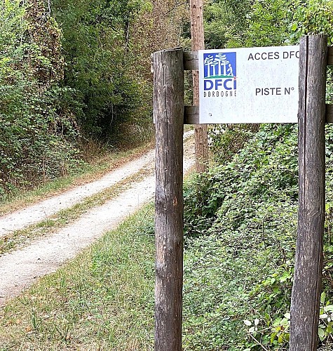 PONTEYRAUD-boucle de la Cote-Chemin-Poteau