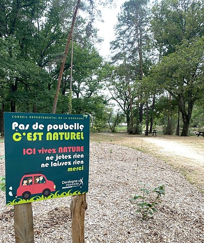 LA JEMAYE-PONTEYRAUD-Boucle du Grand étang-Chemin-Poteau 2