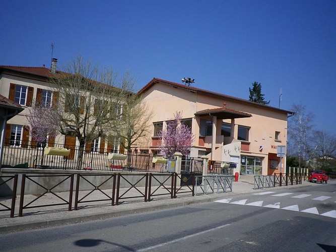 Mairie et école de Pizay