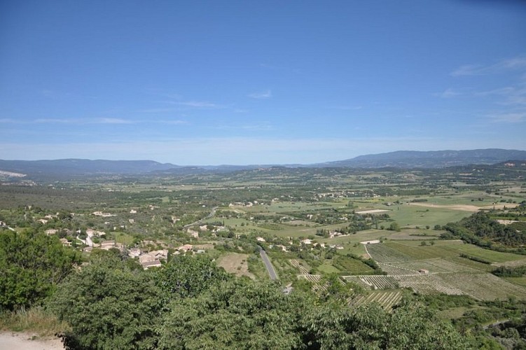 Grand Luberon, Roussillon et Petit Luberon depuis le sentier du col de Gordes