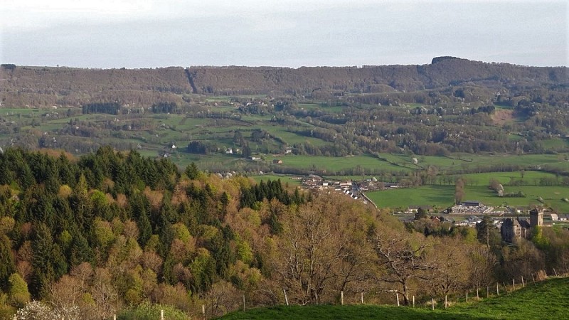 Autour du Donjon à Polminhac