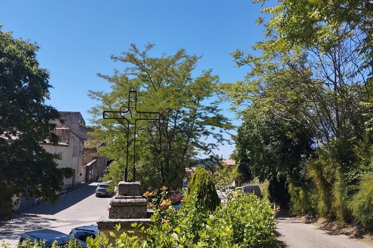Croix forgée à l'arrivée sur Robion
