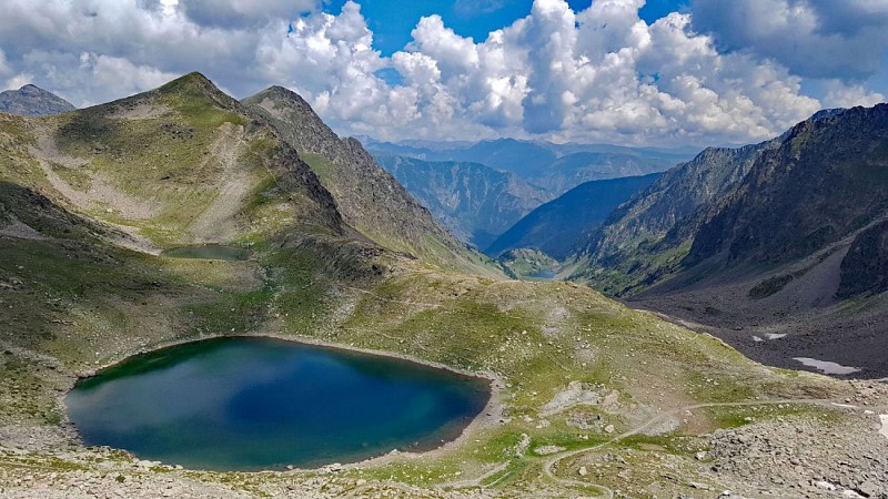 Lac de Colle Longue et la vallée de San Bernolfo