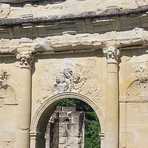 L'ancien prieuré de Saint-Pierre-en-Chastres