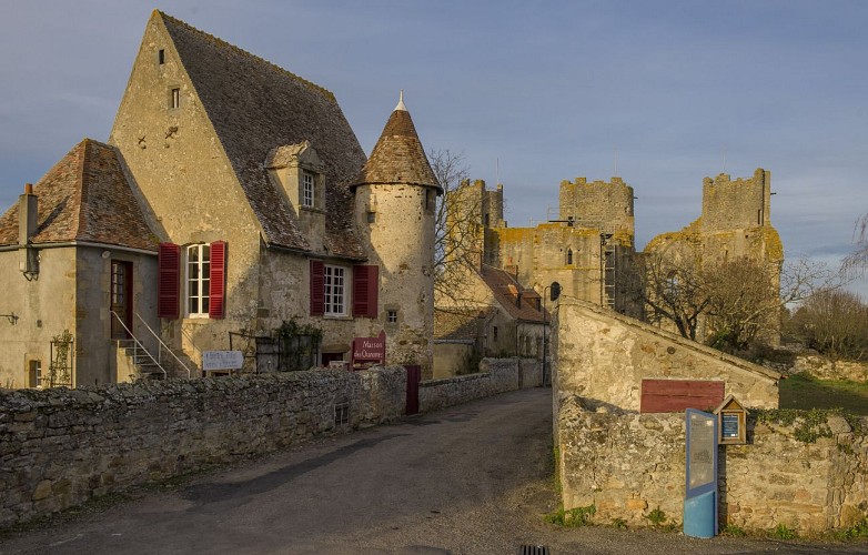 Cité médiévale en Bocage - variante par Saint-Menoux