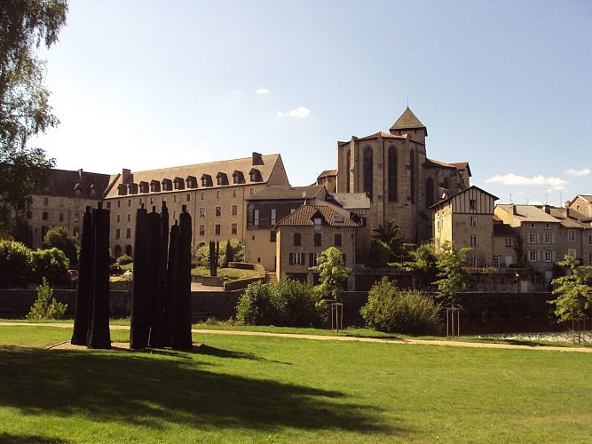 Collégiale et Pré Lanaud - Eymoutiers - (c)Pays Monts et Barrages