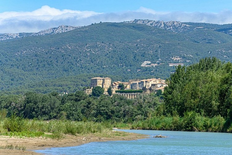 Lauris depuis La Roque