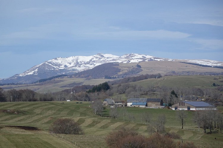 La Croix des Lucs à St Etienne de Carlat