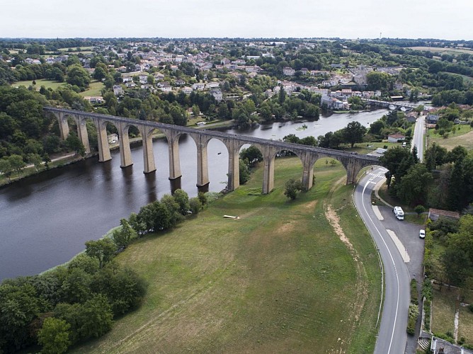 Par le viaduc de L'Isle-Jourdain