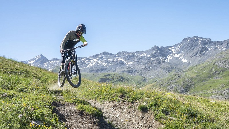 DH13 - Jumpy_Les Menuires