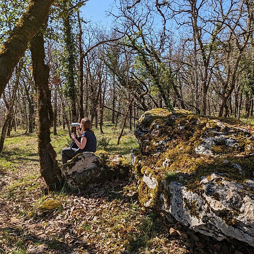 Pause au dolmen à Foissac