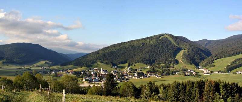 A la découverte des deux villages, start at Méaudre, MTB route n°12 blue