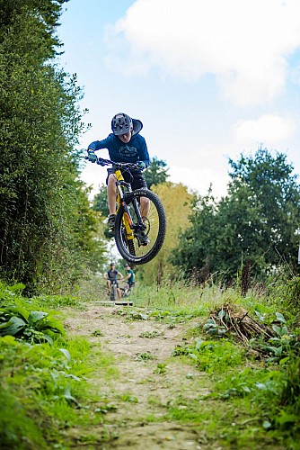 Falaise Tourisme - Pont d'Ouilly - Loisir, Kayak, VTT, Escalade © Sabina Lorkin @anibasphotography