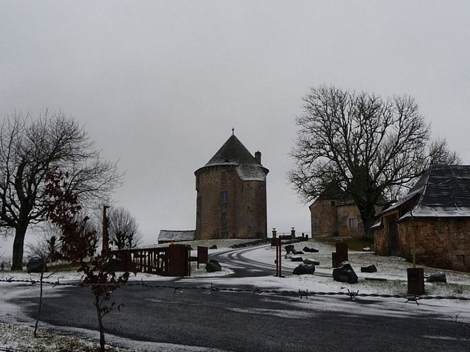 Le château du Couffour habillé de neige