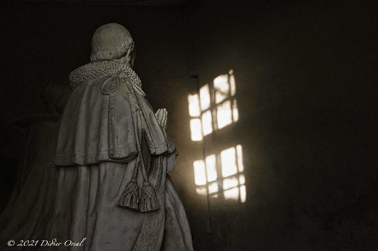 Tombeau Sully@Didier Orsal