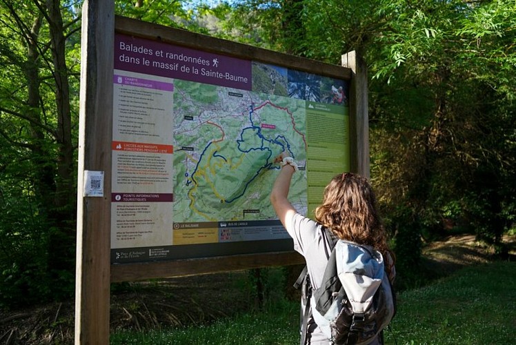 Informations depuis le parking de la source des Nayes