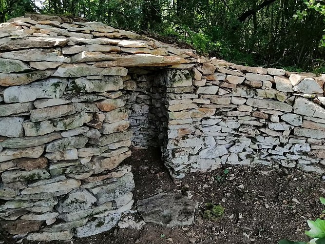 Sentier des lojhes - Nanteuil-en-Vallée