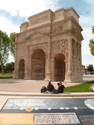 7 - From Orange to Caderousse - from Roman city to the Green Island of the Rhône- N°7_Orange