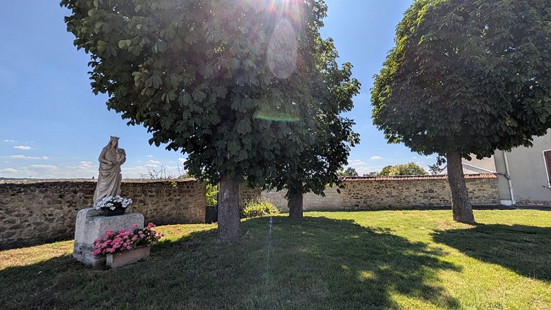 Statue mariale du village de Chaudardes