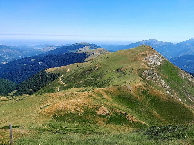 Le long de la crête - Sommet d'Antenac