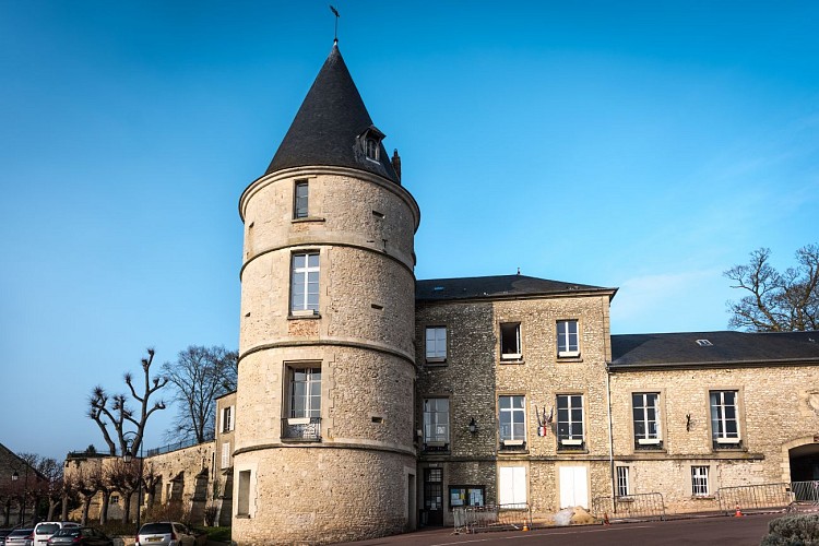 Trie-Château