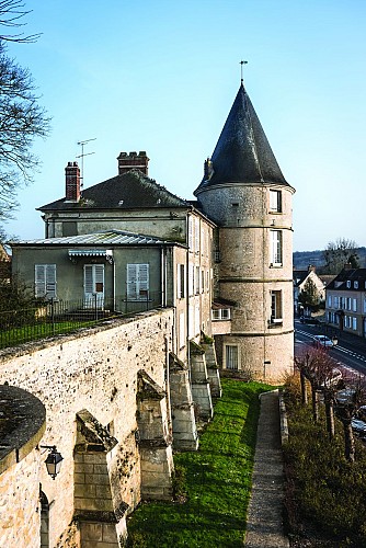 Trie-Château