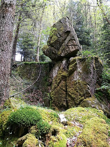 Sentier de la Roche Branlante