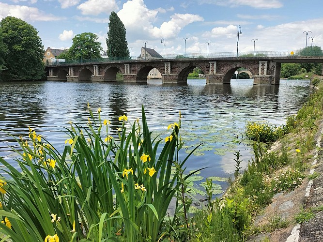 pont sur la Sarthe à La Suze-sur-Sarthe