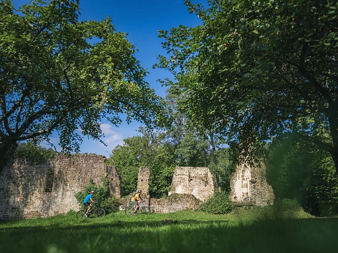 VTT dans les Gorges de Saint-Aubert en Suisse Normande