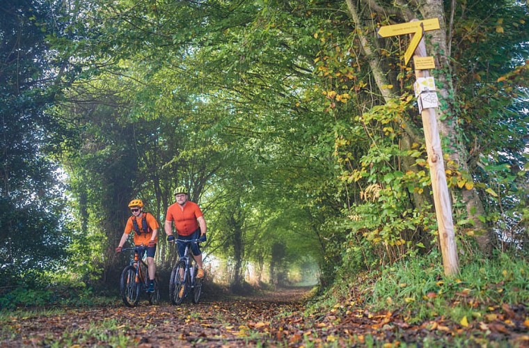 VTT à La Roche d'Oëtre en Suisse Normande