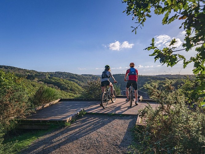 VTT à la Roche d'Oëtre en Suisse Normande 