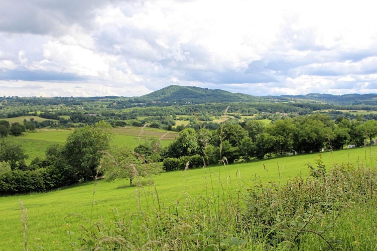 Les Peytoux , vers Blot-l'Église