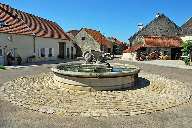 Fontaine de la Peute Bête d'Aujeurres