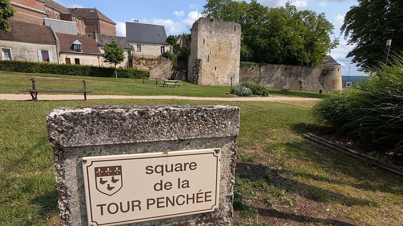 Square de la Tour Penchée