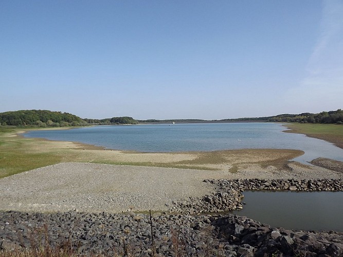 La retenue d'eau du lac de Michelbach