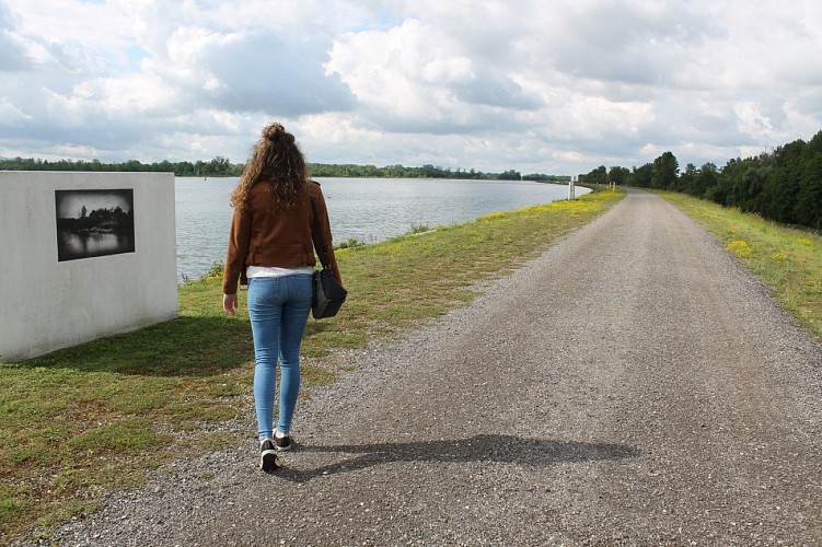 Walking tour of the Bitter Line