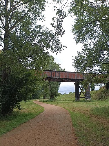 Voie verte "La Via Allier"_Moulins
