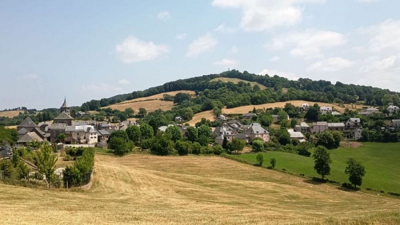 Point de vue sur le village de Lassouts