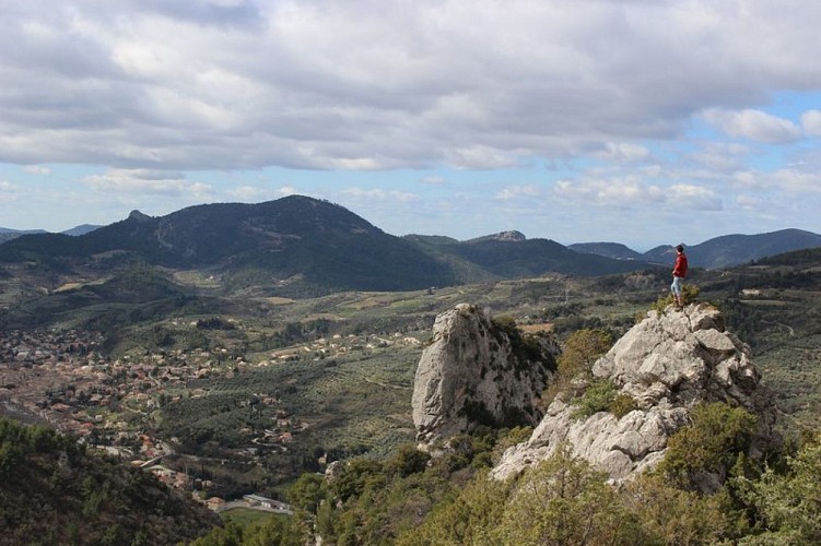 Au-dessus du rocher de l'aiguille